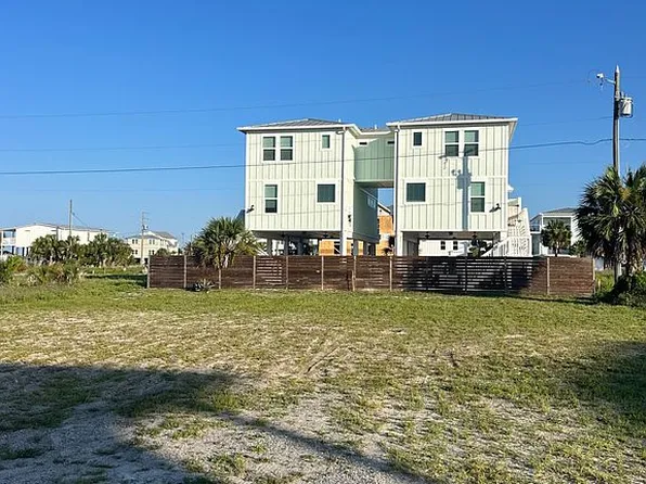 114 41st St, Mexico Beach, FL 32456