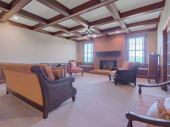 5th image of 2160 Highland Ave.