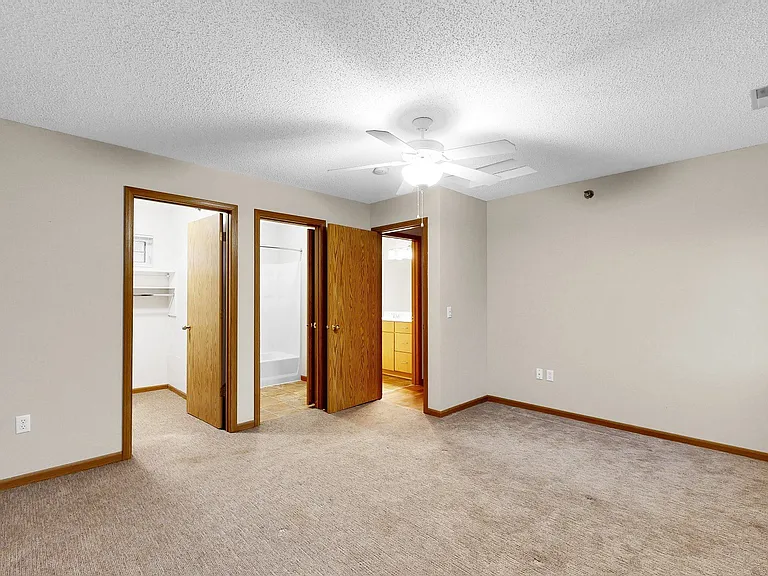 Cedar Pointe Townhomes — Photo 50