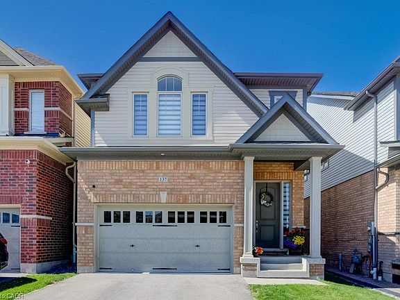 3rd image of 137 Haldimand St