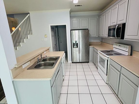 4th image of 5728 Blackmon Ct