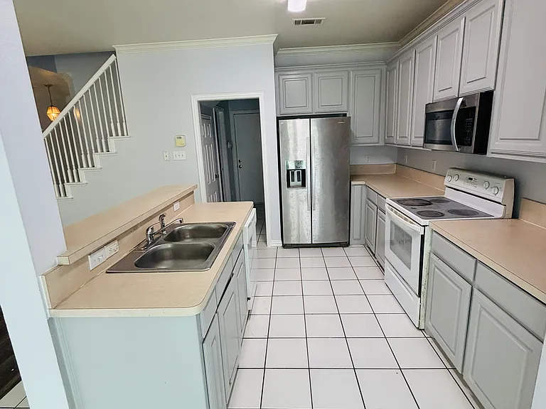 5728 Blackmon Ct — Photo 4