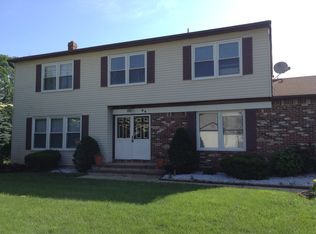 34 Overhill Dr, Marlboro, NJ 07746