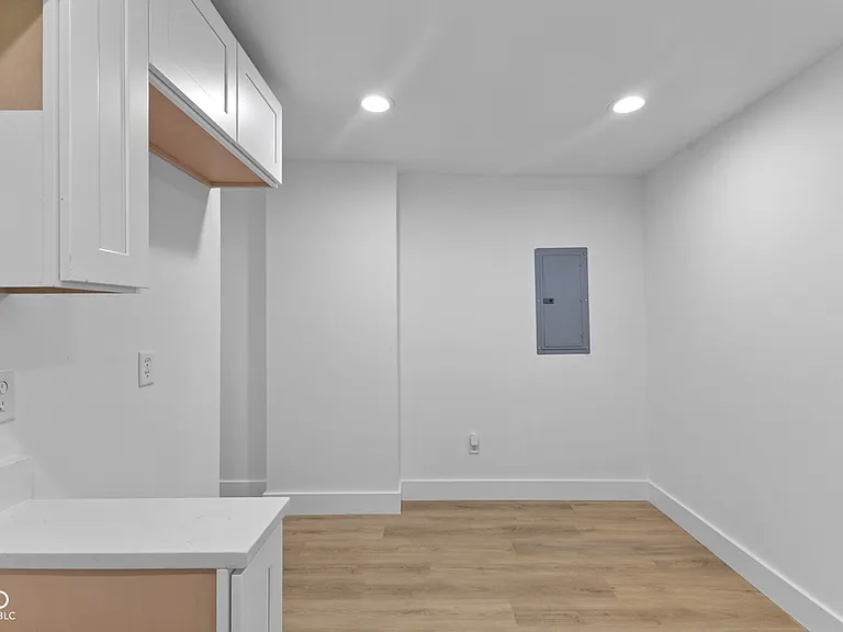 3038 Meredith Ave #2 — Photo 14