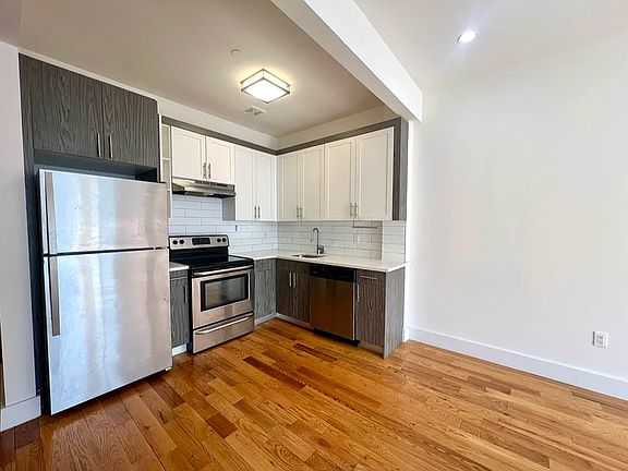 5th image of 173 Martense St APT 1F