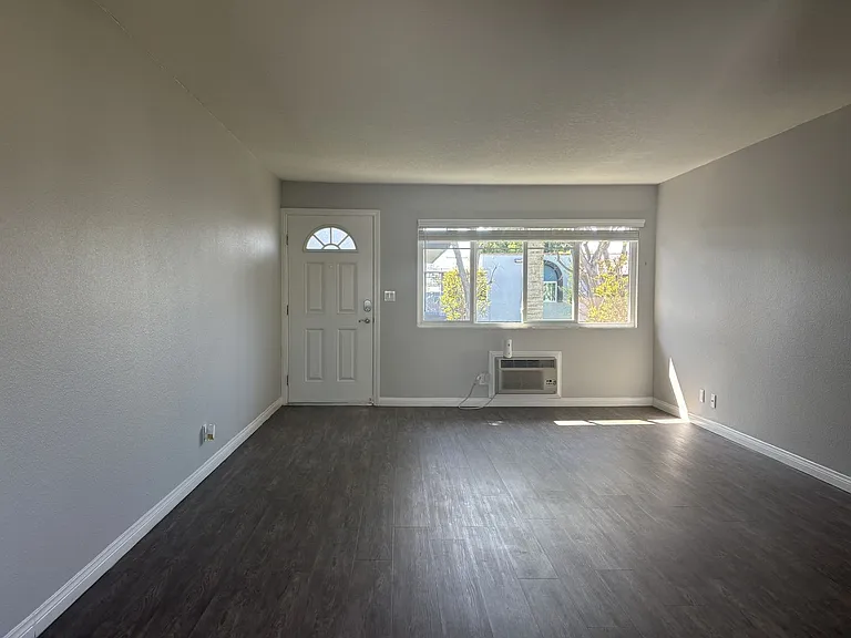 Villa Serrano Apartment Homes — Photo 75