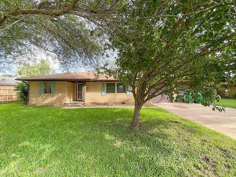110 E San Benito Dr — Photo 28