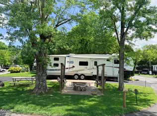 4229 E Pkwy #196, Gatlinburg, TN 37738