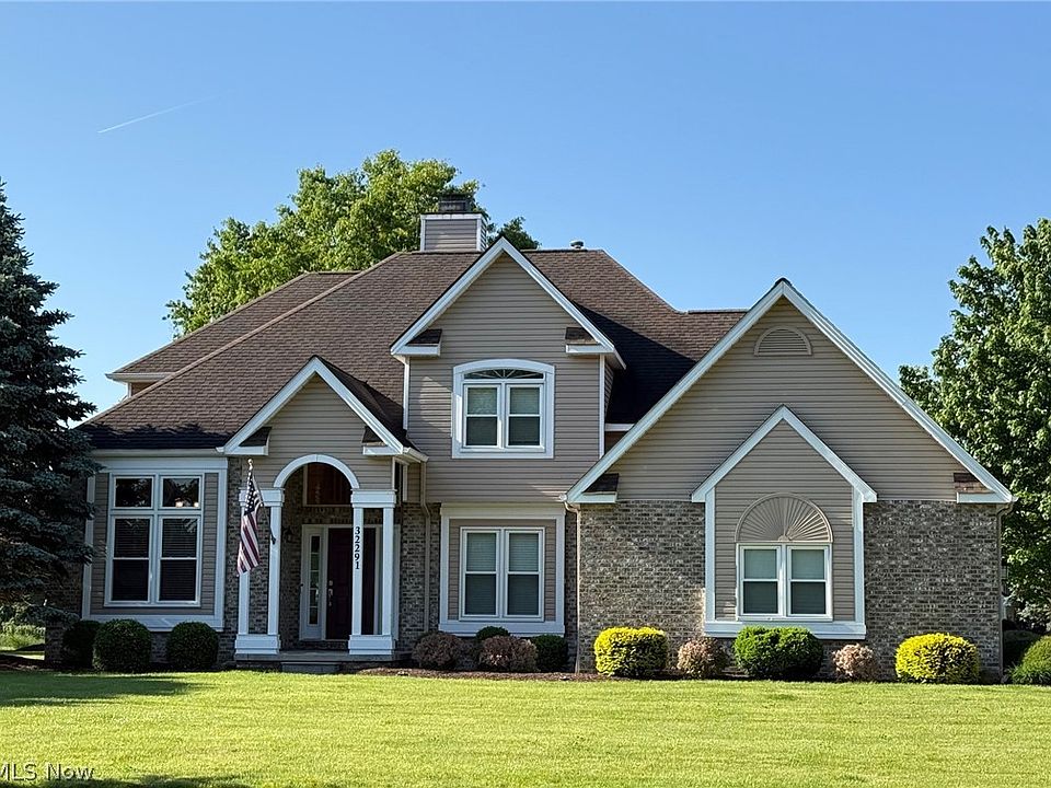 1st image of 32291 Country Club Dr