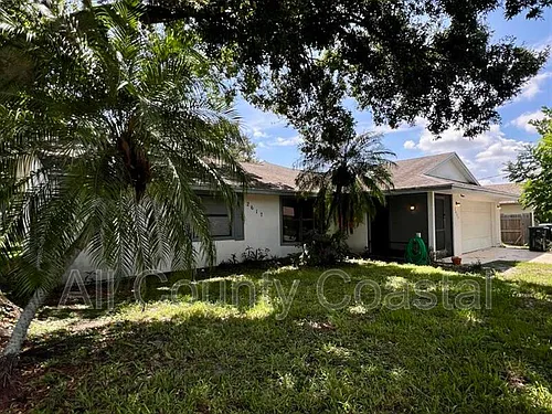 2617 SW Chestnut Ln Photo 1