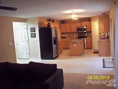 Family room to Kitchen