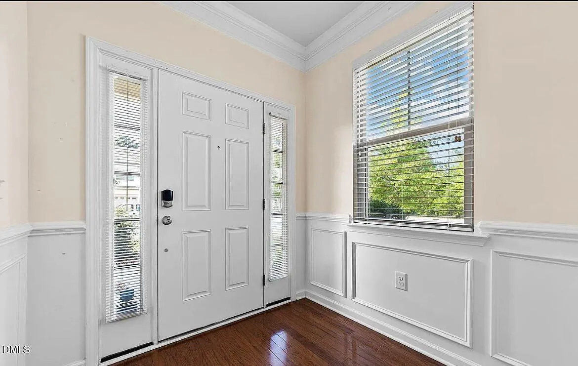 3 bed, 2.5 bath, $2,095 — Photo 3