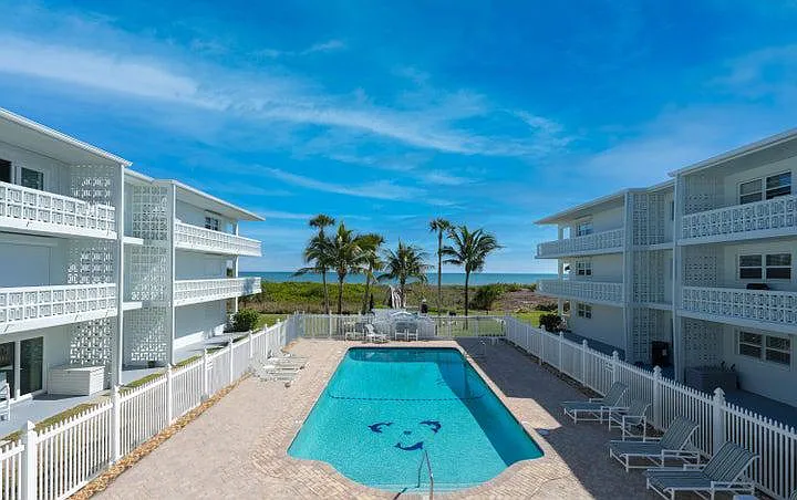 4800 Ocean Beach Blvd #215