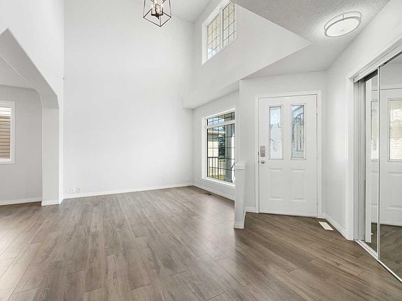 3rd image of 146 Coral Reef Close NE