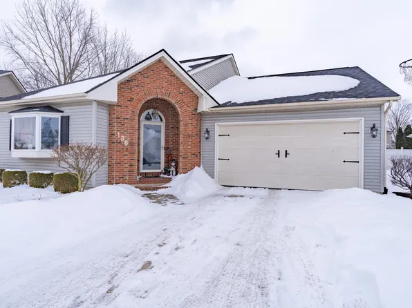 136 Village Green Dr, Sidney, OH 45365