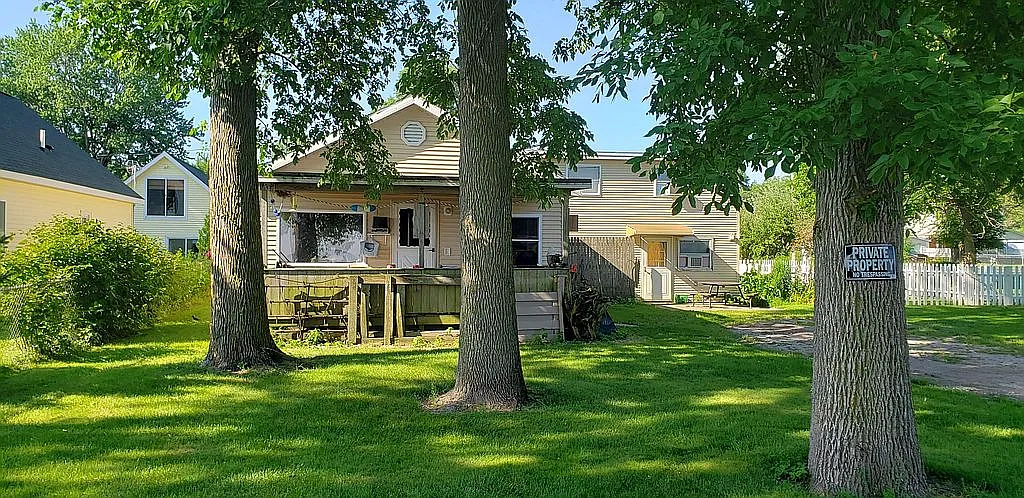 681 Bay Rd photo 1