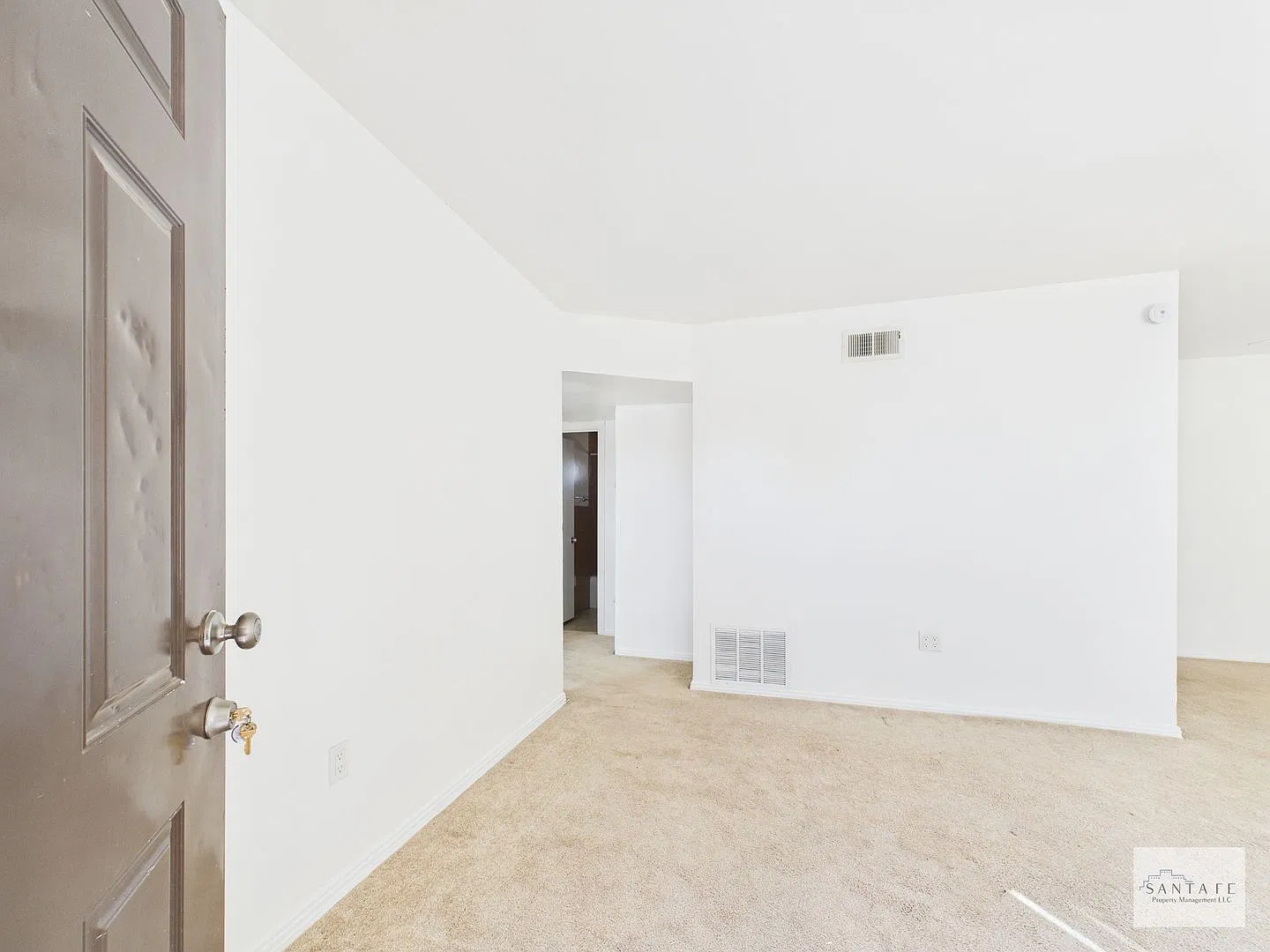 Cute Centrally Located Single Family Home Available Now! — Photo 3