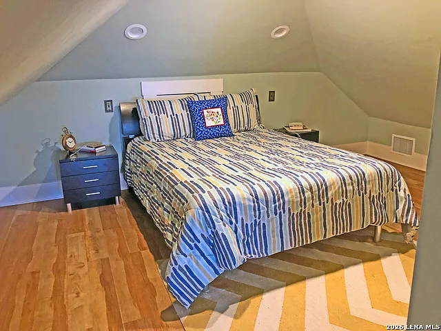 402 E Locust St #301 — Photo 7