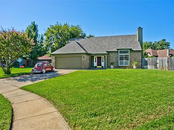 3rd image of 4718 Brenton Oaks Dr