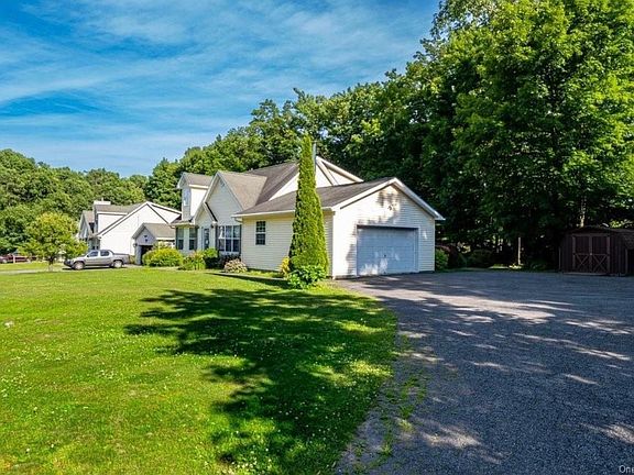 3rd image of 25 Rosewood Ln