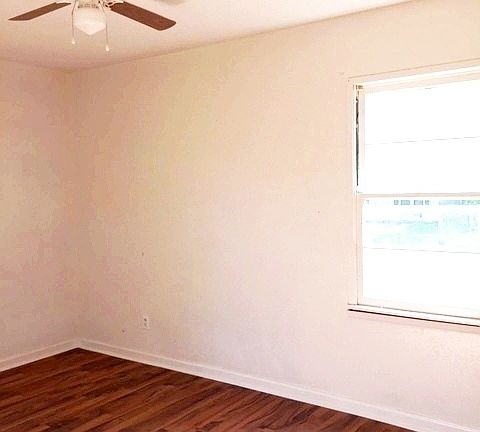 5th image of 633 N Northaven Dr.