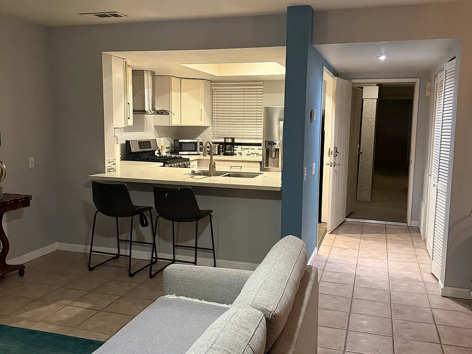 1725 N Via Miraleste