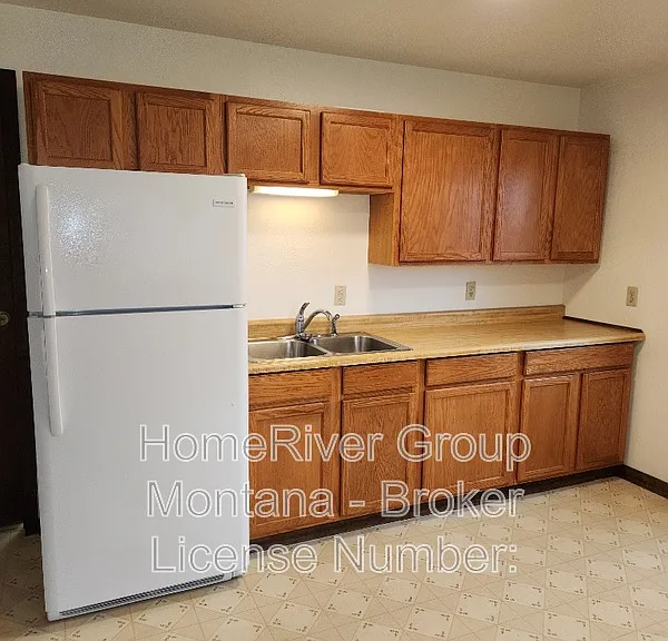724 Strand Ave #A — Photo 8