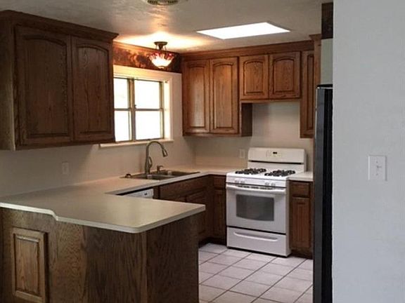 3rd image of 204 S 2nd St
