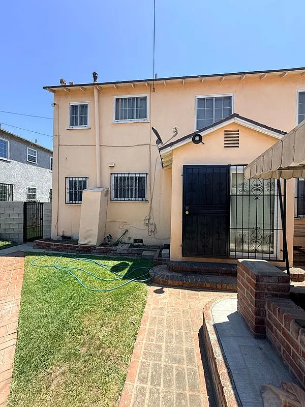 1 bed, 1.0 bath, 1312 sqft, $2,000 — Photo 3