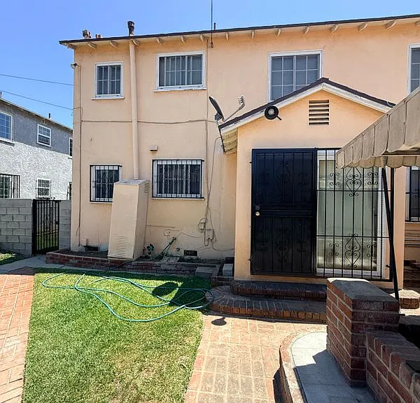 10025 S Gramercy Pl — Photo 3