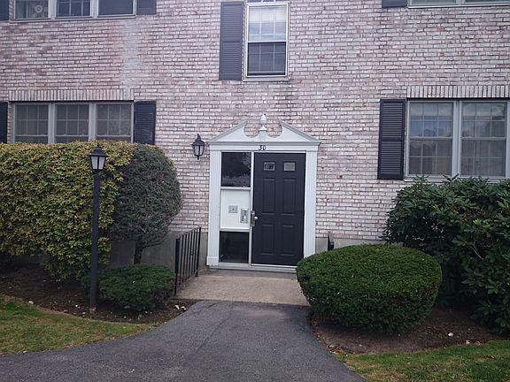 2nd image of 30 Lake Shore Ct APT 3