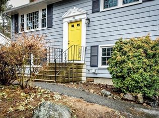 36 Sweet Grass Ln, Holliston, MA 01746