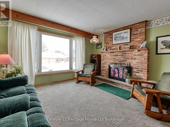 5th image of 249 Macdonald Dr