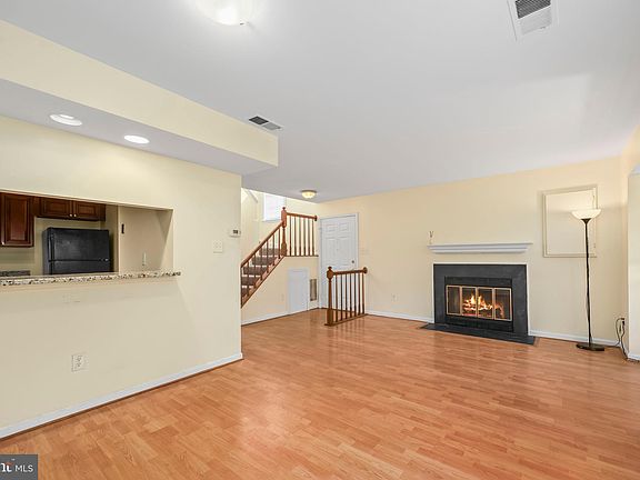 3rd image of 14427 Gringsby Ct