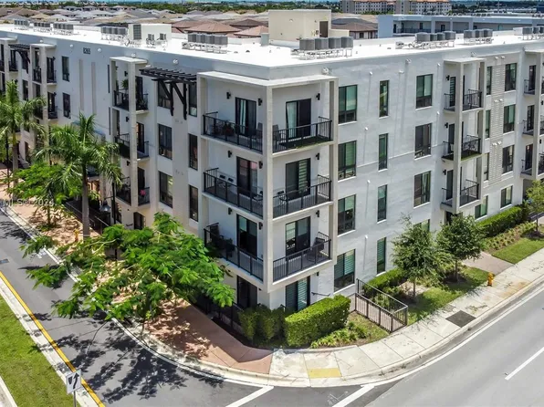 8265 NW 41st St #C-206, Doral, FL 33166