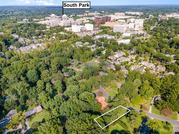 3010 Parkstone Dr, Charlotte, NC 28210