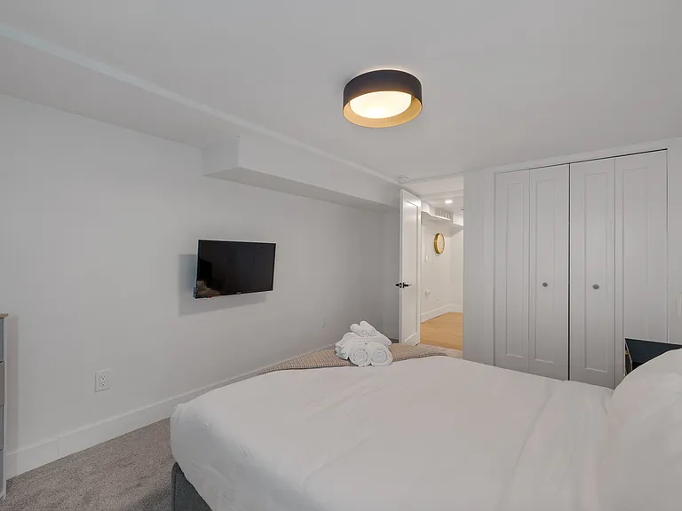 22182 Berg Rd — Photo 43