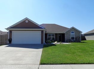 1014 Dagen Ln, Junction City, KS 66441