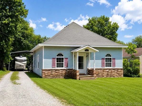 705 N 12th St, Collinsville, OK 74021