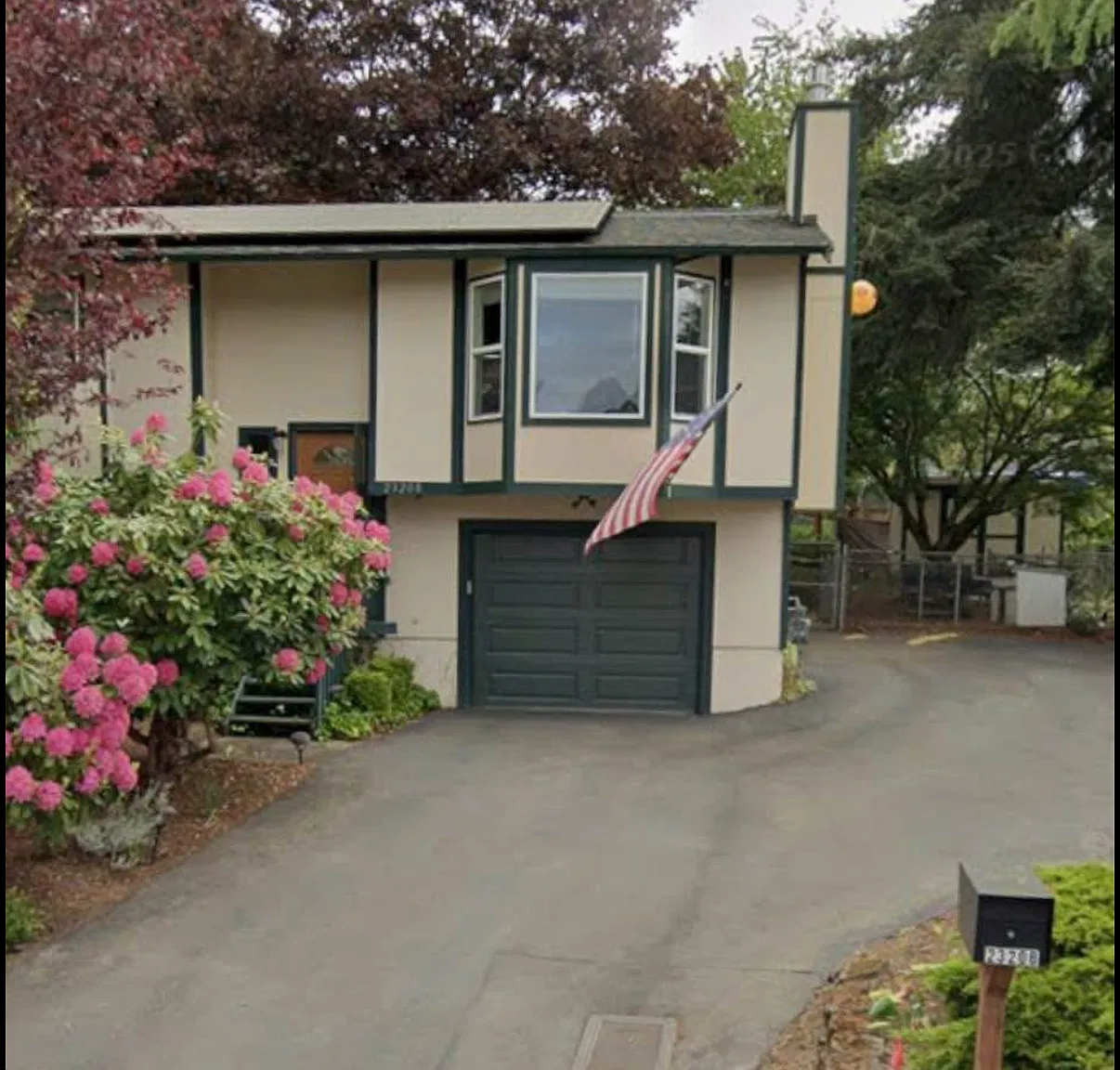 4 bed, 1200 sqft, $900 — Photo 1