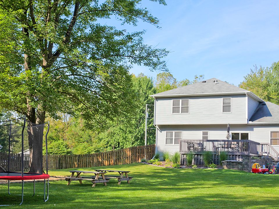 2nd image of 315 Dusenbury St
