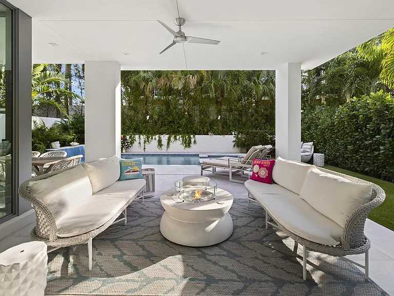 402 Ocean One Ln — Photo 33