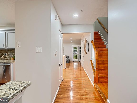4th image of 2220 Seton Way