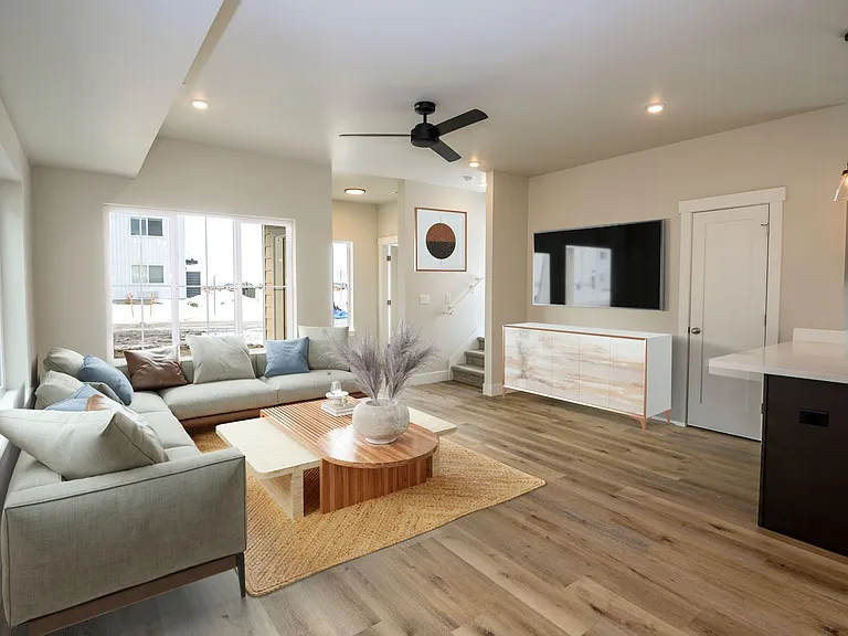 410 Pond Lily Dr — Photo 1