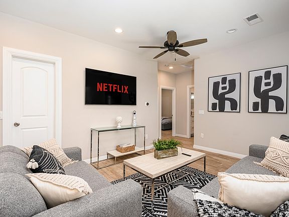 4th image of 15128 Nubia St #A
