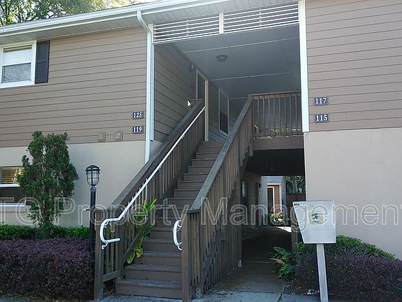 2nd image of 119 Poinsettia St