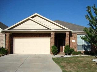 1137 Redcloud Dr, Fort Worth, TX 76120