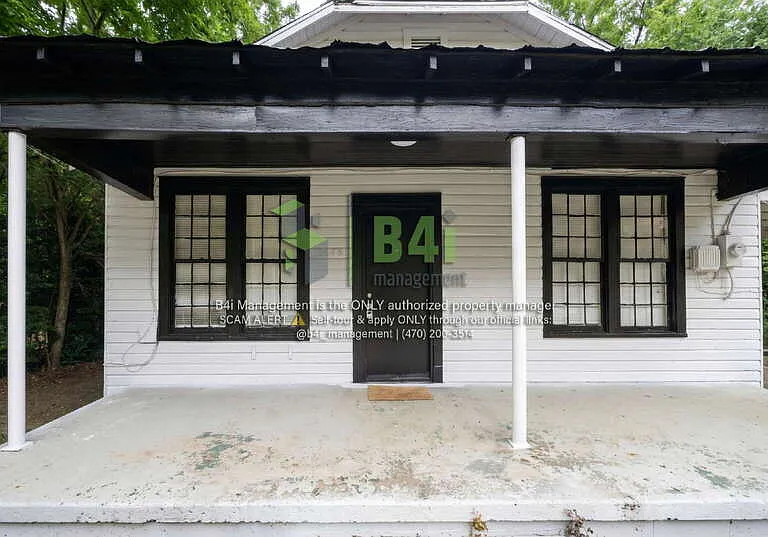 1645 Vinson Hwy SE — Photo 1