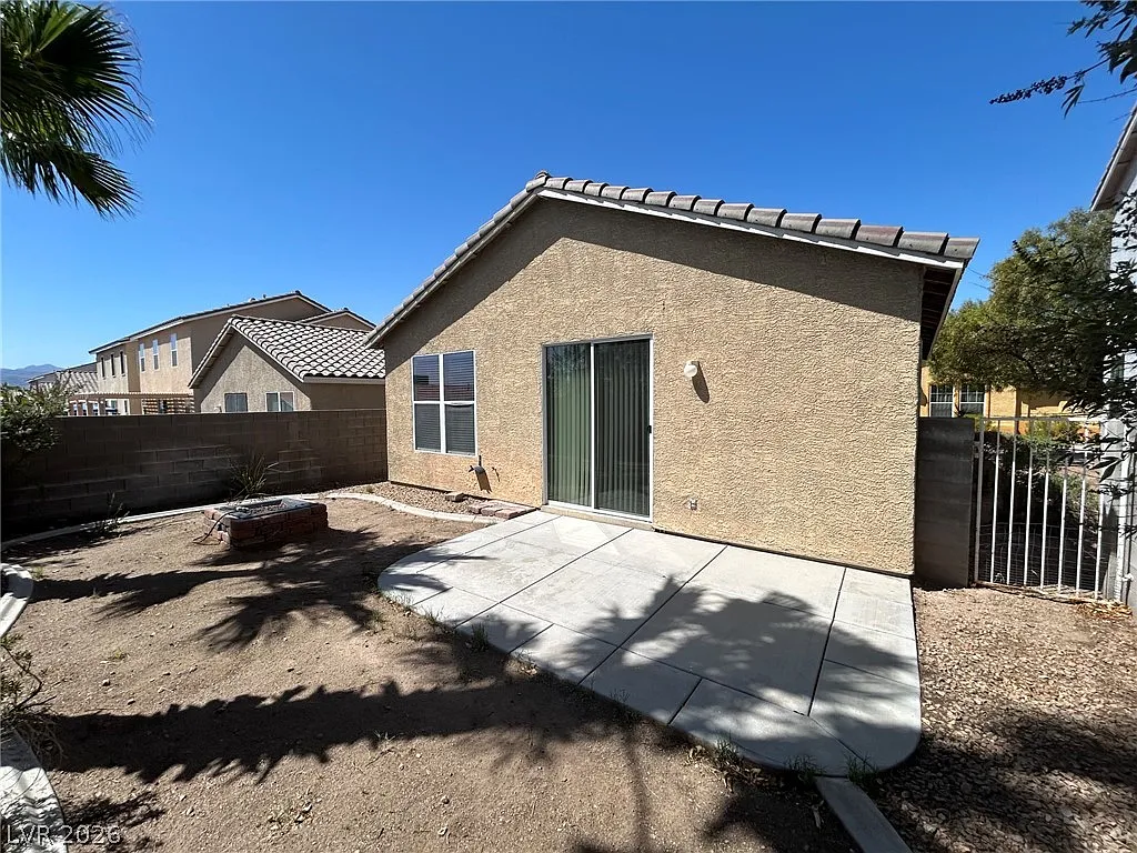 3 bed, 2.0 bath, 1183 sqft, $1,699 — Photo 3