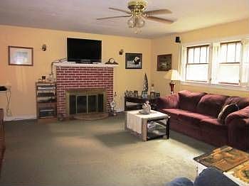 4th image of 121 Fleetwood Dr
